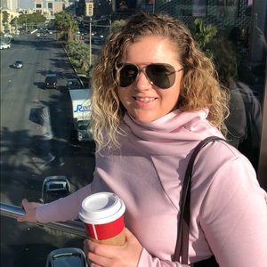 Meet your Posher, Jenna